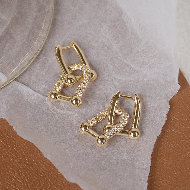 

Fashionable hot design lock earrings for women exquisite shop inlaid Zirconia Pendant Earrings Jewelry Pendant Wedding Jewelry