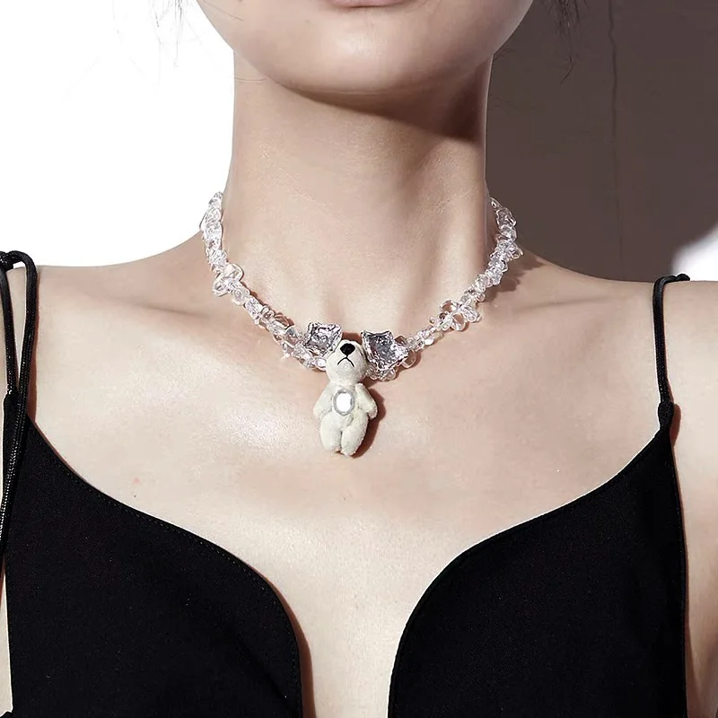 

Ожерелье Неправильной Формы с большими ушками медведя и кристаллами на ощупь