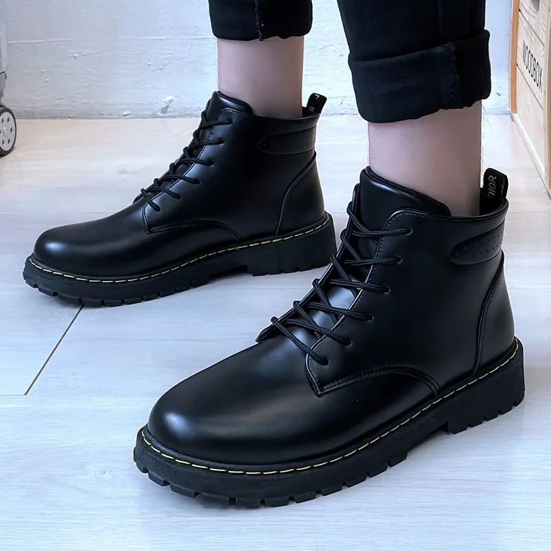 

Man Waterproof Shining Leather Working Shoes Solid Black Fashion Short Boots