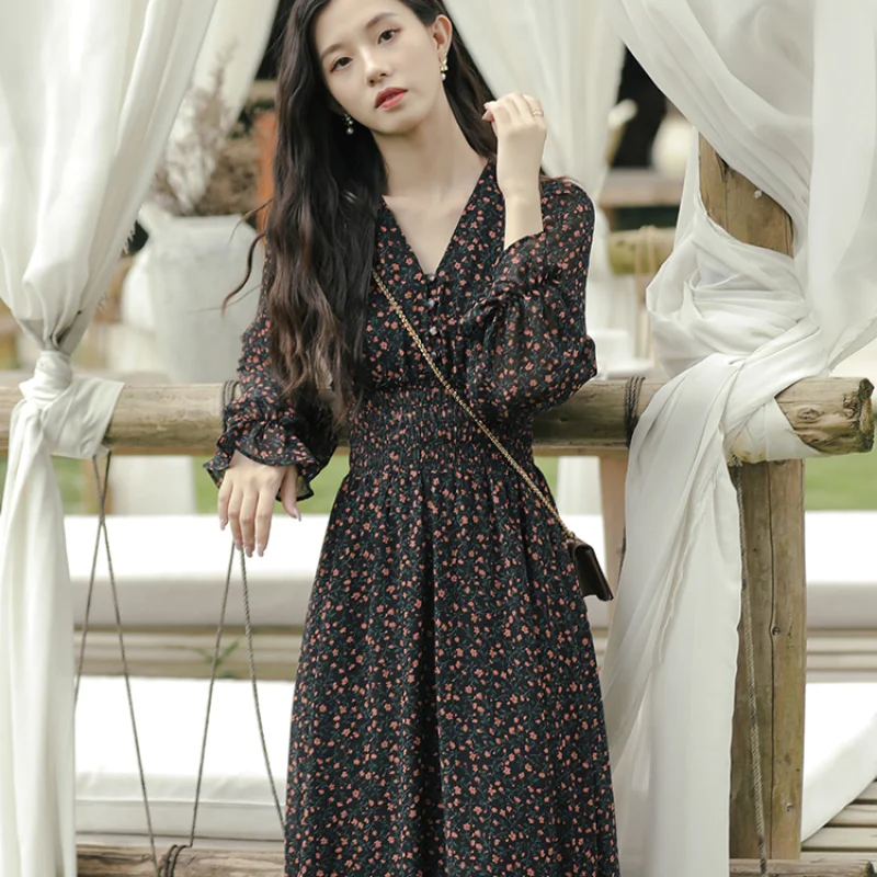 

New Spring Autumn Female Temperament Gentle Tea Break Platycodon A-line Skirt French Retro Chiffon V-neck Floral Dress