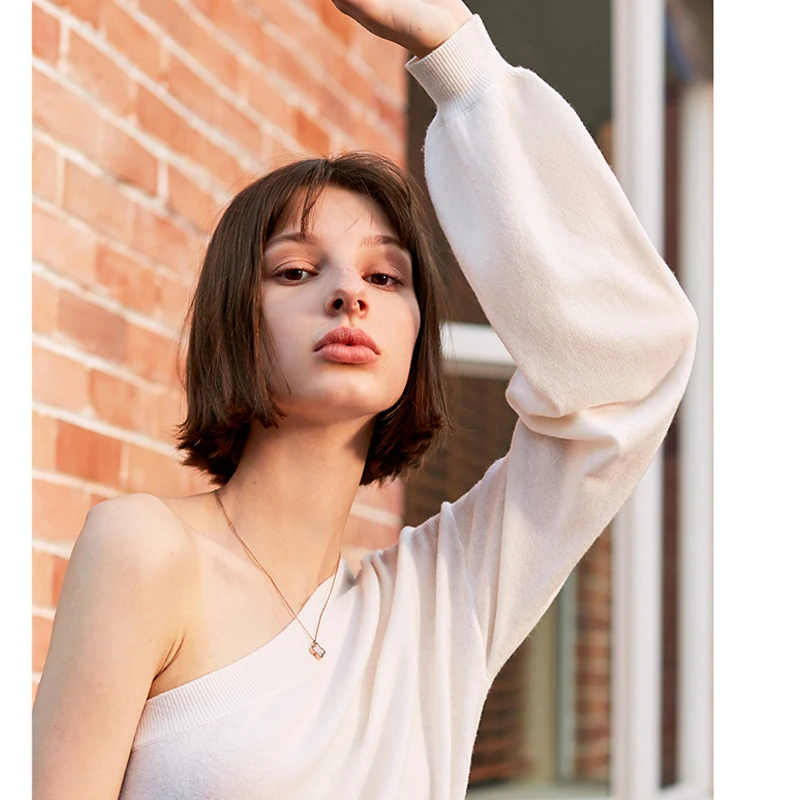 Свитер шерстяной женский с одним рукавом на весну/лето