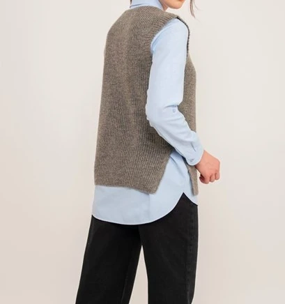 

V-NECK WOMEN KNITWEAR JUMPER