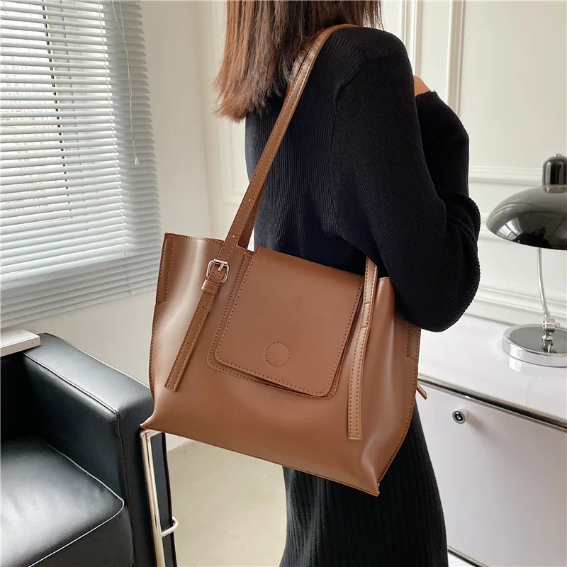 

Women's bag autumn 2021 new trend fashion single shoulder bag large capacity bucket bag commuter Tote Bag