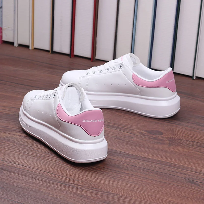 

Leisure, fashion 2021 new women's small white shoes thick sole high leather ins sports shoes four seasons light flat comfortable