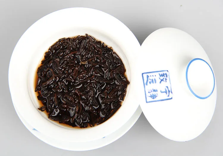 

Oldest Ripe Pu'er Tea China Yunnan Old Class Ancient Tree Pure 357g Material Detoxification Beauty Green Food Origin
