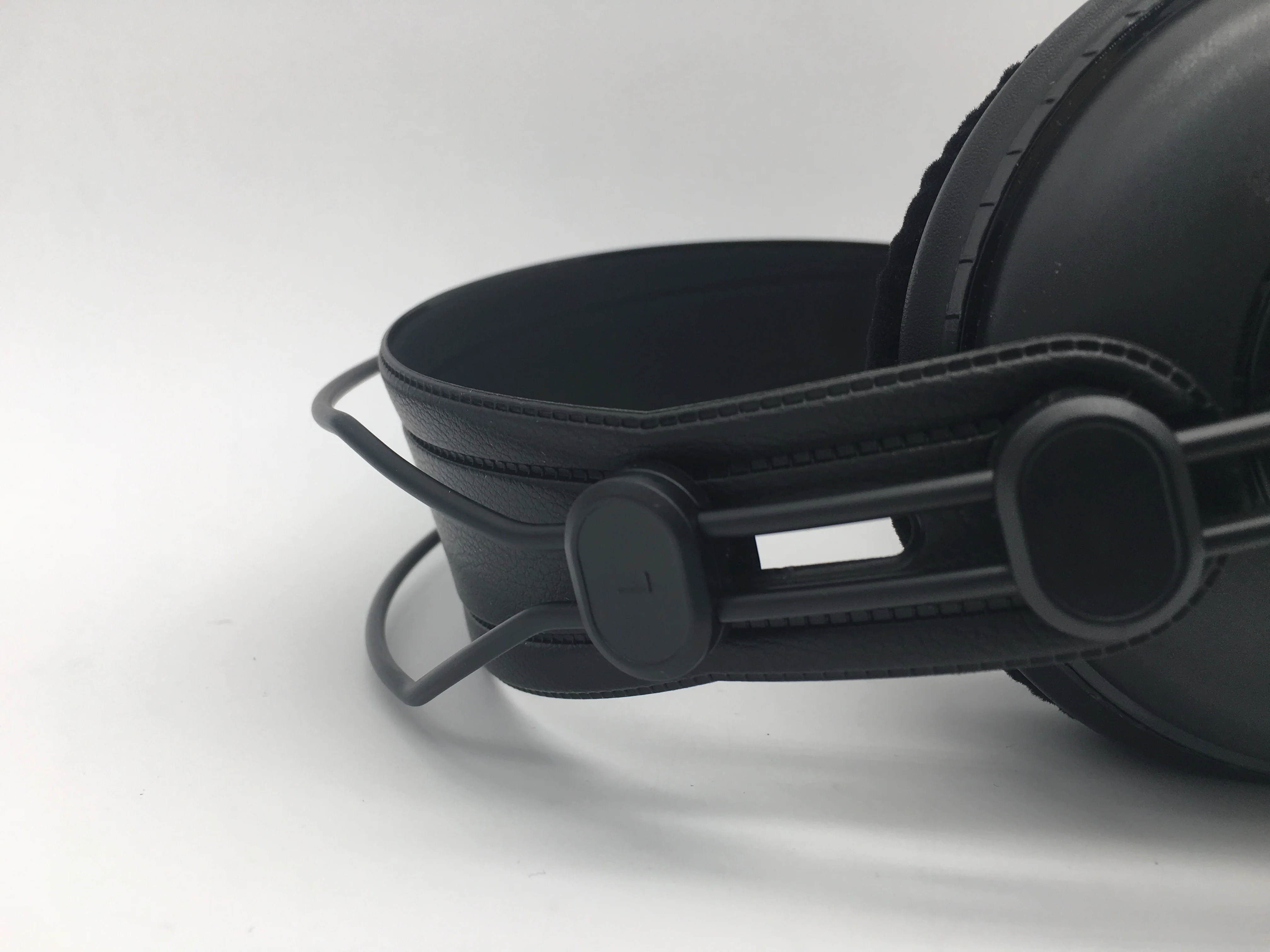 Оригинальные профессиональные наушники Samson SR950 для мониторинга полностью