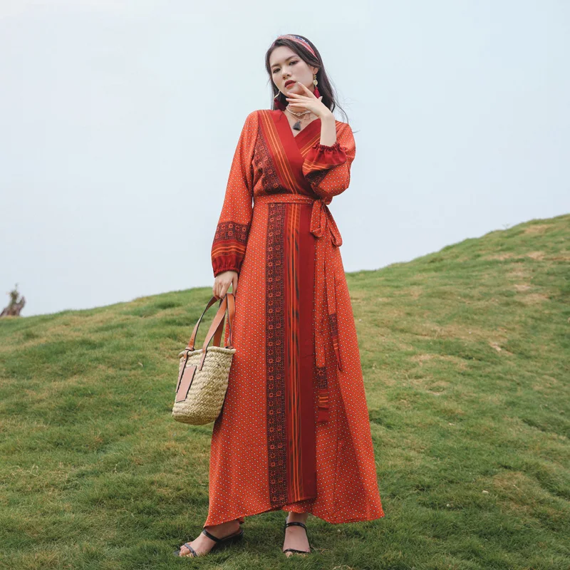 

Женское длинное платье в горошек, с рукавами-фонариками и V-образным вырезом