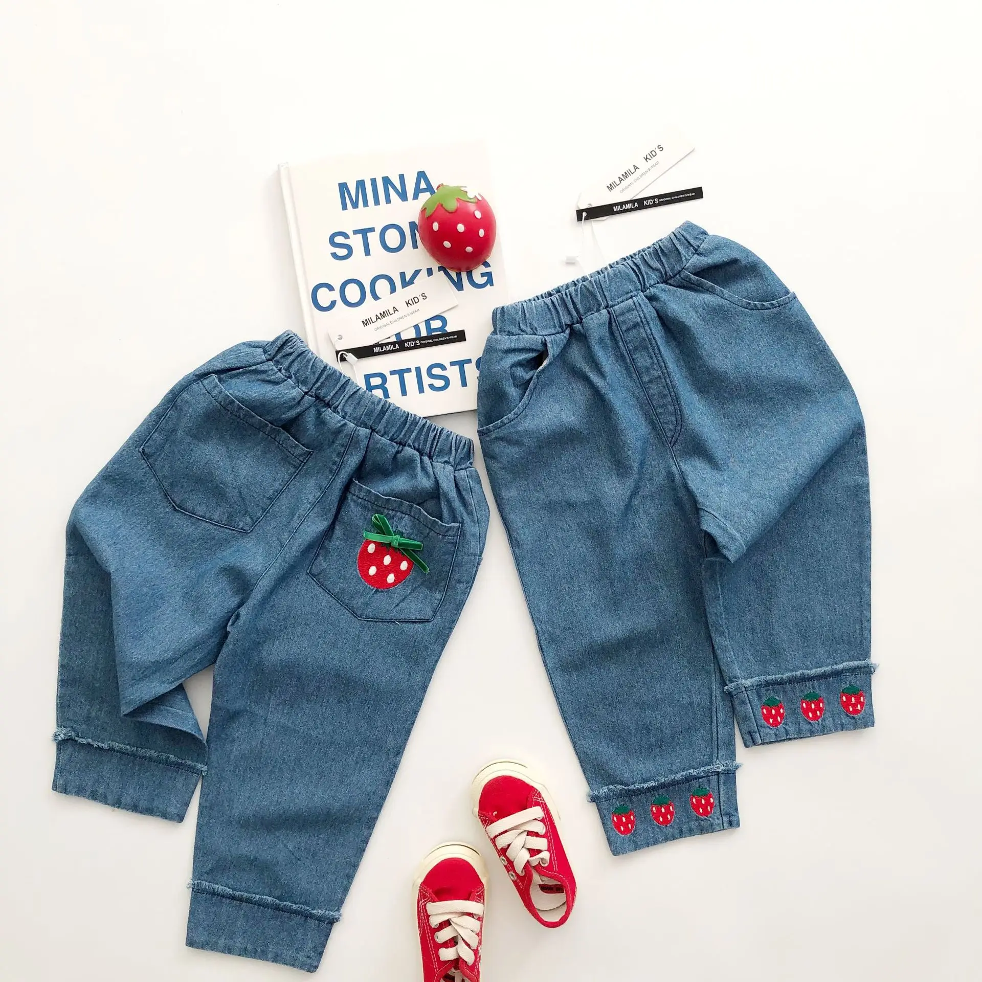 Женские джинсовые брюки Tonytaobaby повседневные с вышивкой клубники для годовалых