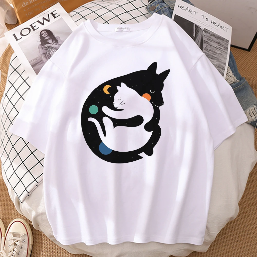 

Cat And Dog Hug And Sleep Printed Tshirts Mans Breathable Soft Clothes Comfortable O-Neck T-Shirt Oversized Mans Tshirts