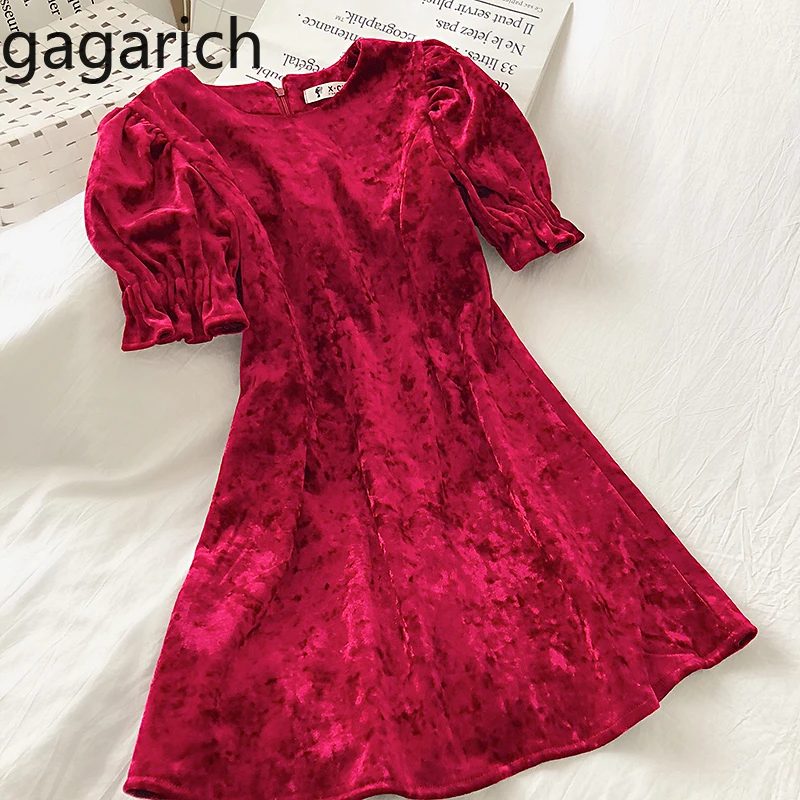 Женское велюровое мини платье Gagarich корейское элегантное с круглым вырезом и