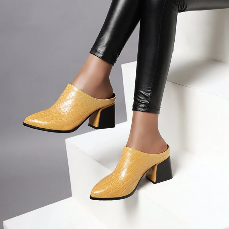 Новые 2021 Летние босоножки для женщин с острым носком Тапочки без задника Женская