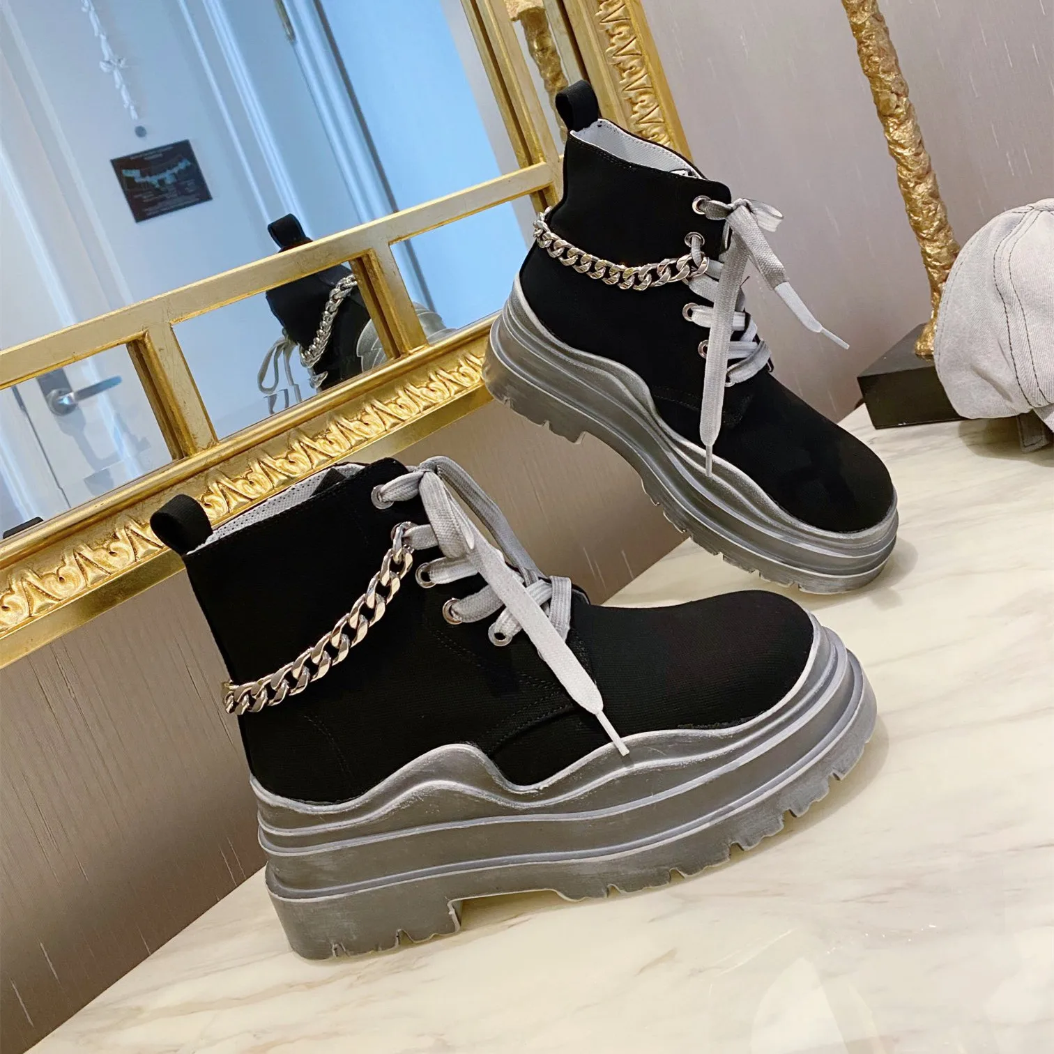 

Women Platform Round Toe Lace Up Ankle Boots Ladies Metal Chain Genuine Leather Boots Zapatos Botines Mujeres Designer Shoes