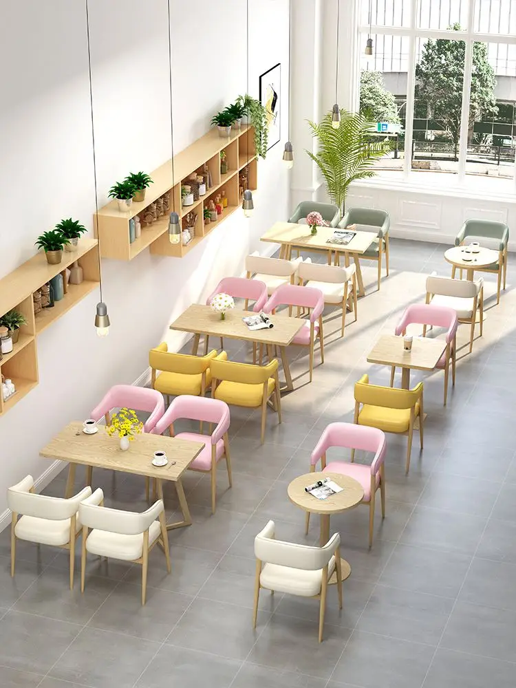 Небольшой диван стул для десертного магазина чайного кафе один деревянный