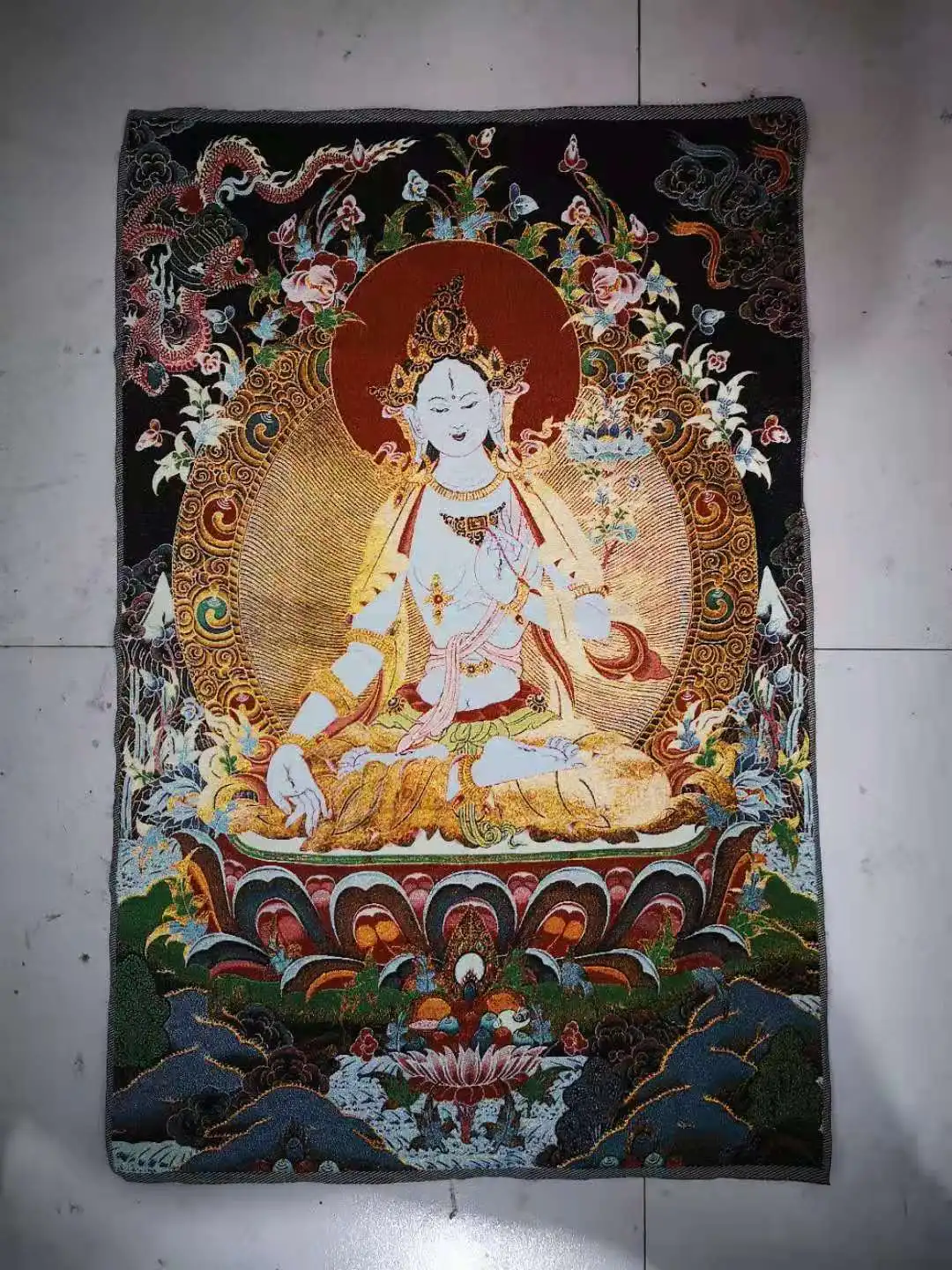 

It is worth collecting Tibetan Buddhism's seven eyed white Tara Buddha Thangka silk hanging paintings and exquisite decorations