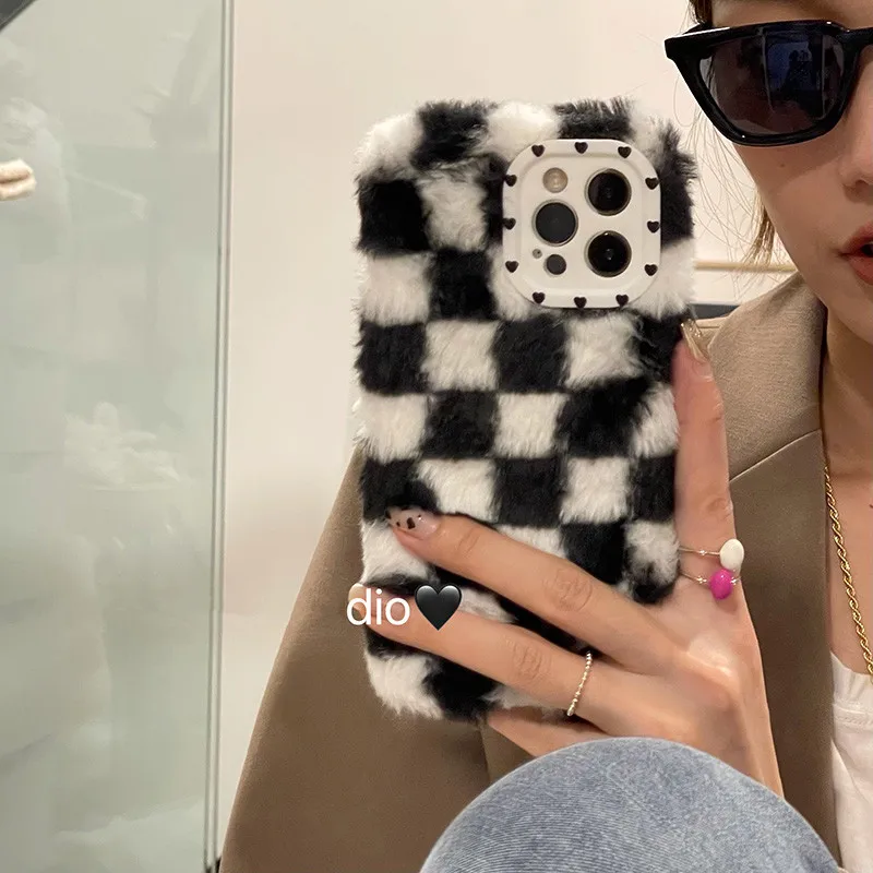 

Модный Пушистый Плюшевый чехол в клетку для телефона iphone 12 11 Pro MAX Mini X XS XR, зимний теплый мягкий чехол для девочек, полноразмерный чехол