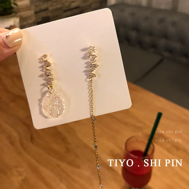 

S925 needle Asymmetrical Earrings Popular High Quality Crystal Teardrop Resin Single Chain Dangle Drop Earrings Women Jewelry