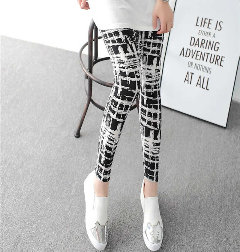 

Factory wholesale 2021 women's autumn clothing new large size stretch color cartoon dot graffiti personality leggings women's fa