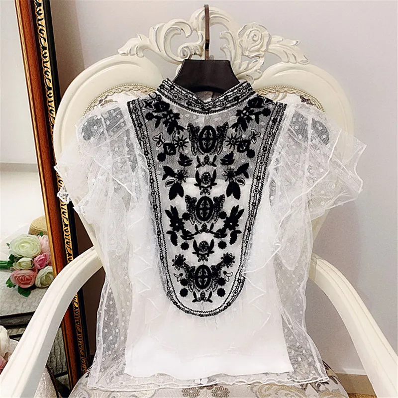 Женская блузка с коротким рукавом белая кружевная высоким воротником сетчатые