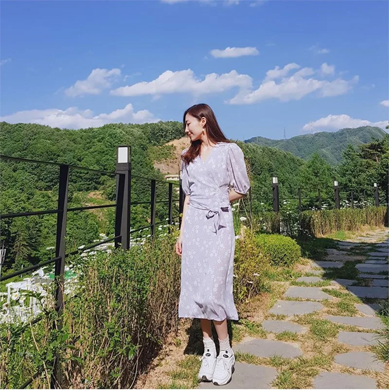 Женское платье с запахом и цветочным принтом новое французское миди коротким
