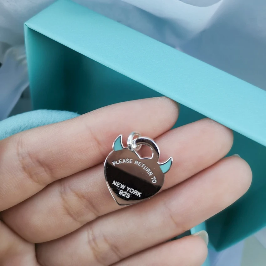 

Цепочка женская из серебра 925 пробы с рогом дьявола