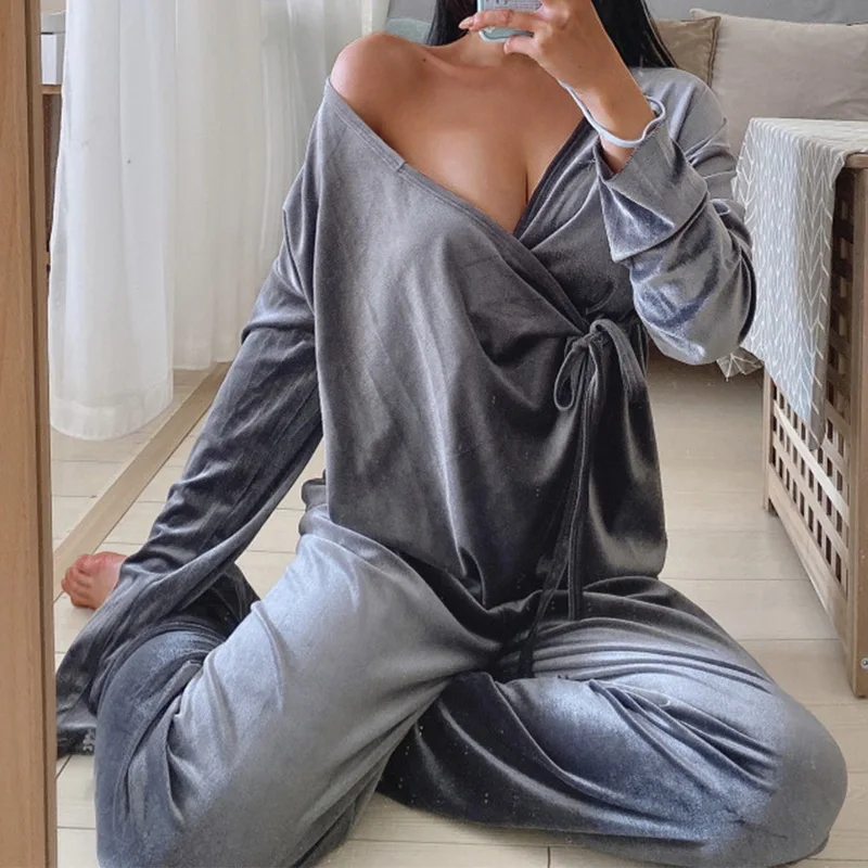 

Sexy Velvet Pajamas Women Autumn Winter Long Sleeve Pajamas Set 2Pcs Sleepwear V-neck Shirt Nightwear For Women Homewear