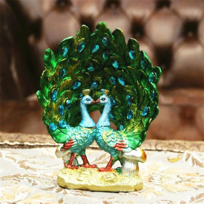 

European style of natural resin peacock decoration statue for home animal statue living room cupboard ornamental wine creative