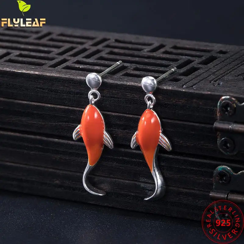 

Женские серьги-гвоздики из серебра 925 пробы с красной эмалью