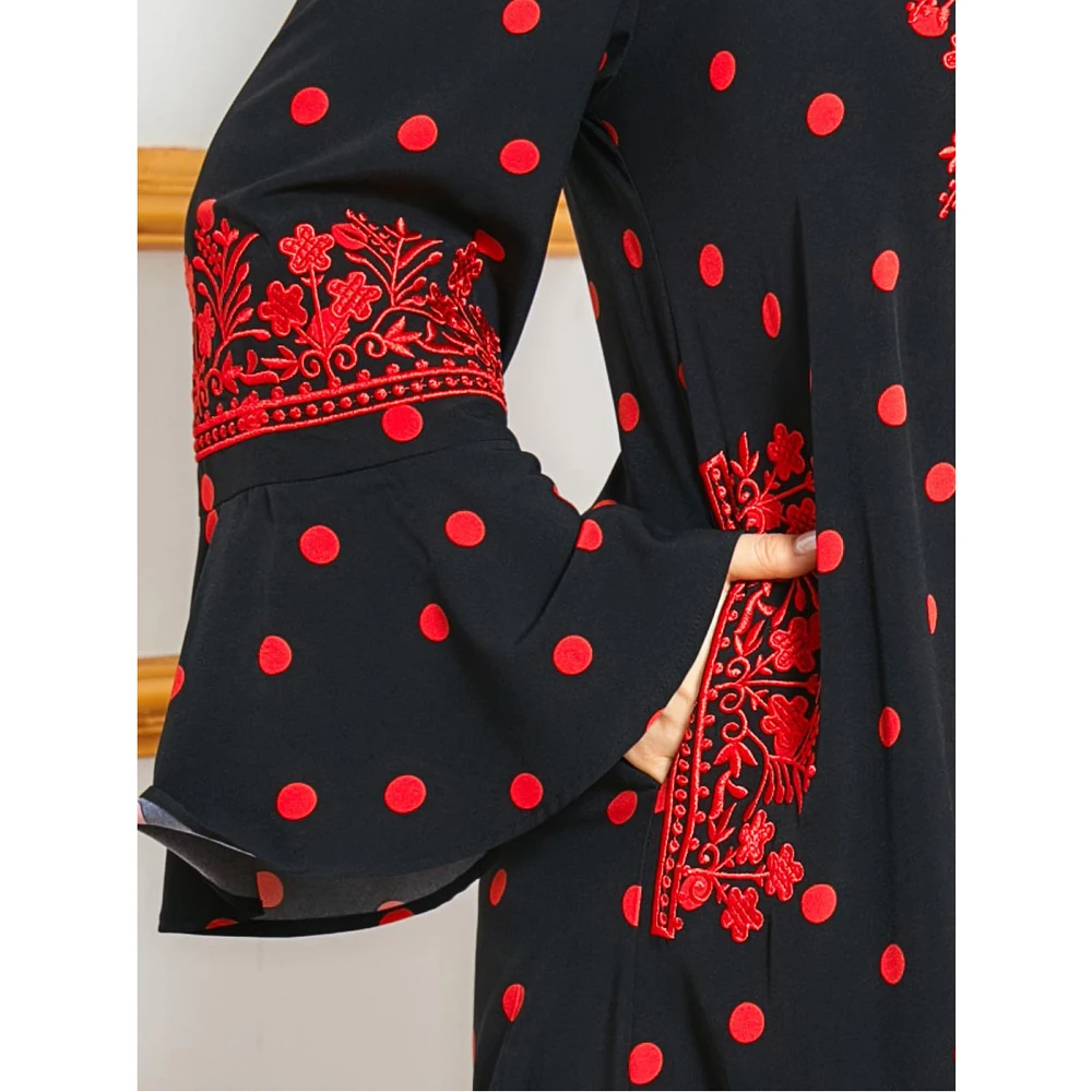 

Middle East Muslim Women Embroidery Abaya Long Dress Dubai Arab Jilbab Dubai Maxi Robe Vintage Plus Size Flare Sleeve Fashion