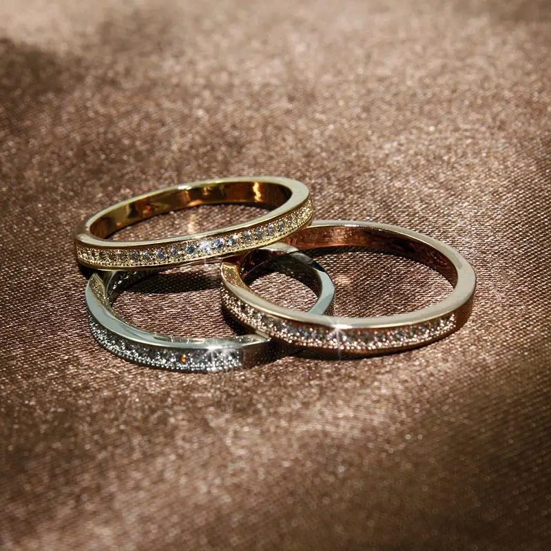 Женские обручальные кольца с кристаллами простые