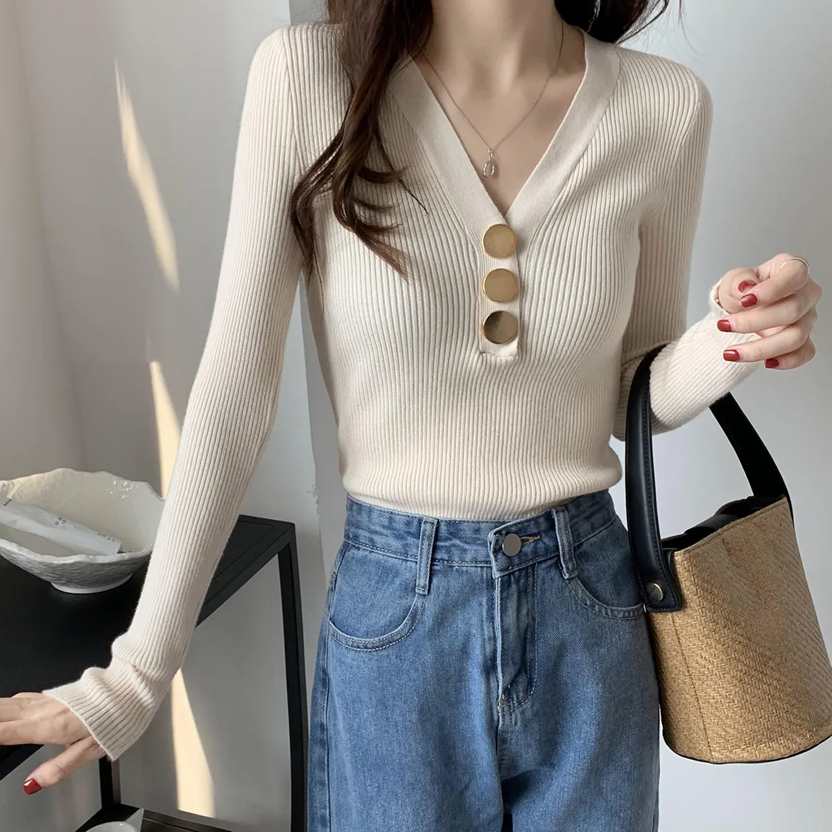 

Женская одежда, свитер с V-образным вырезом, металлические пуговицы, серия Han, облегающая Модная вязаная одежда, женские узкие топы