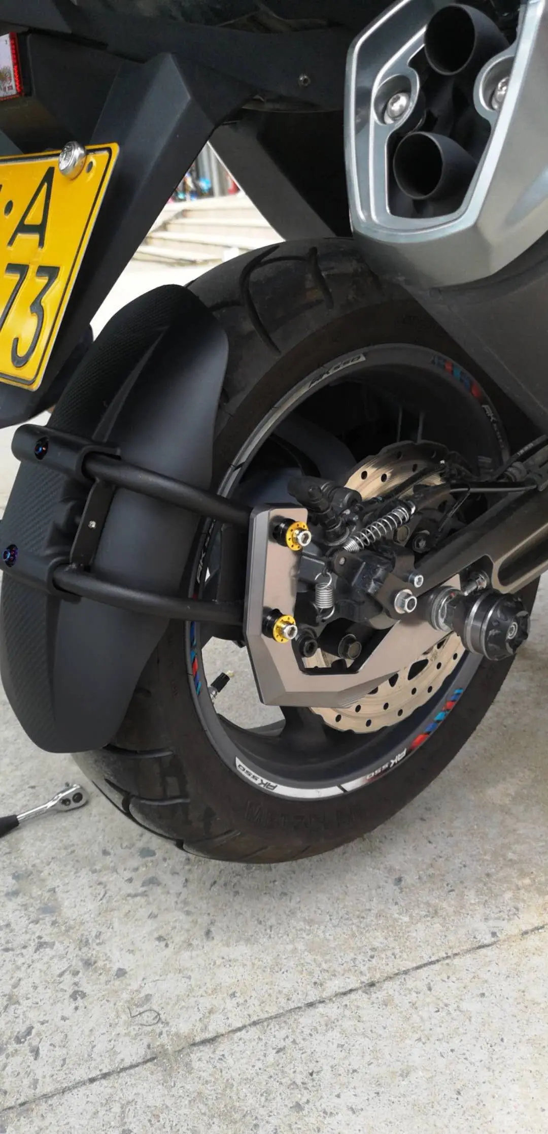 

For Kymco AK550 AK 550 Mudguard Rear Wheel Fender Hugger Splash Mud Dust Guard Motorcycle Scooter Accessories Aluminum + Plastic