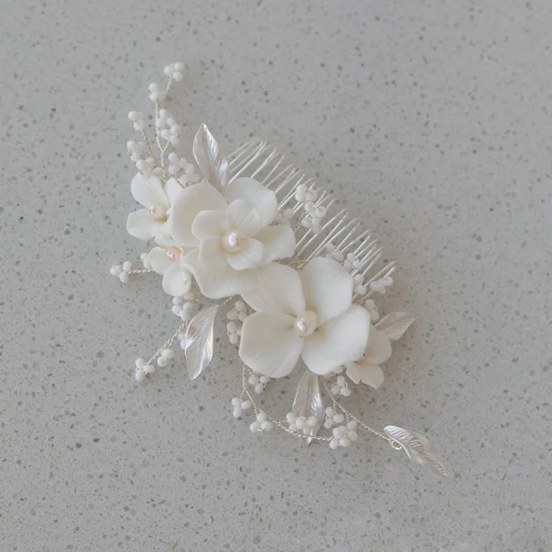 

Floralbride Alloy Leaf Crystal Rhinestone Ceram Flower Freshwater Pearls Bridal Hair Comb Wedding Hair Accessories Women Jewelry