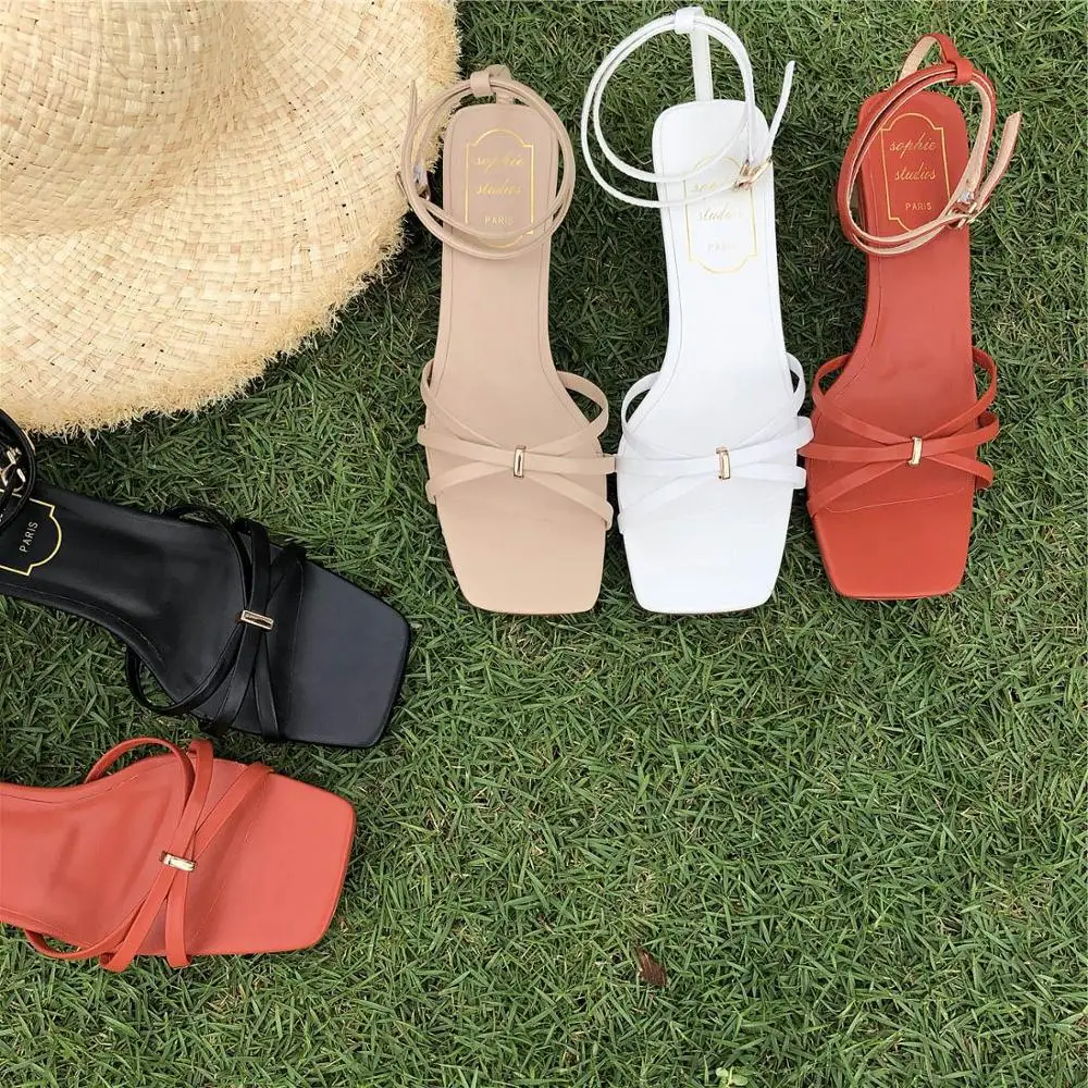 

Krazing pot 2020 new peep toe med heel Korean style pretty girls dating high street fashion buckle strap cozy sandals women L67