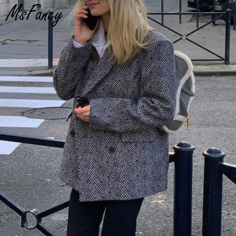 

Coats & Jackets