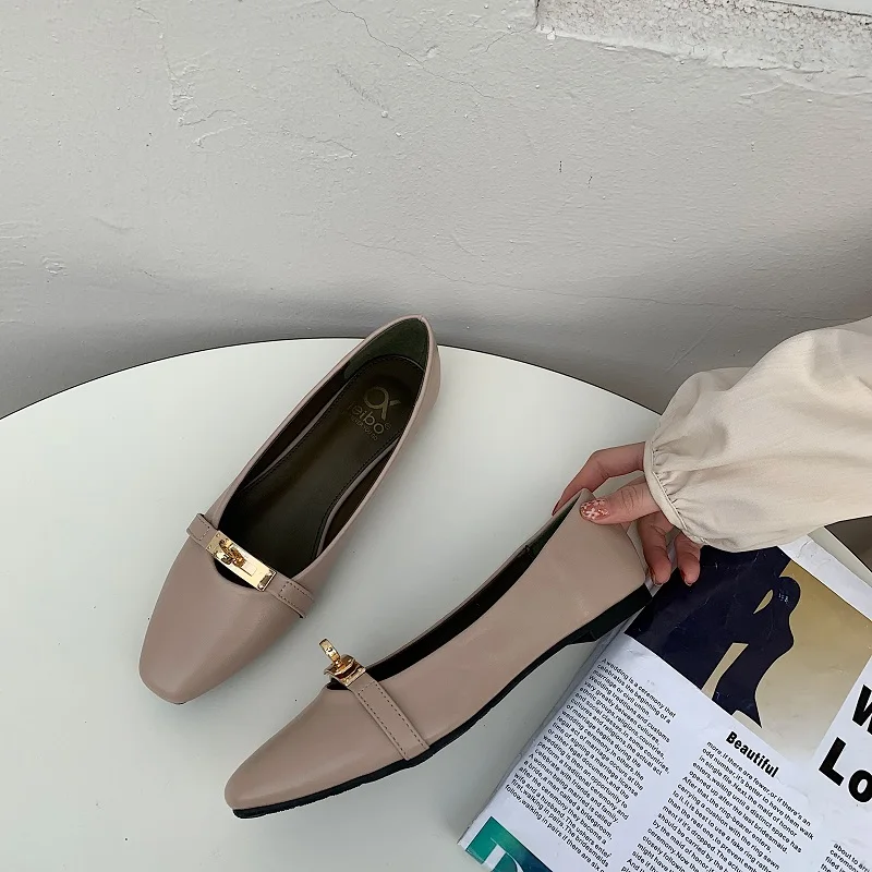 

Woman Flat Shoes Metal Decoration Loafers Fashion Square Toe Slides Leather Slip on Ballet Flats Zapatos Mujer Shallow Mocasine