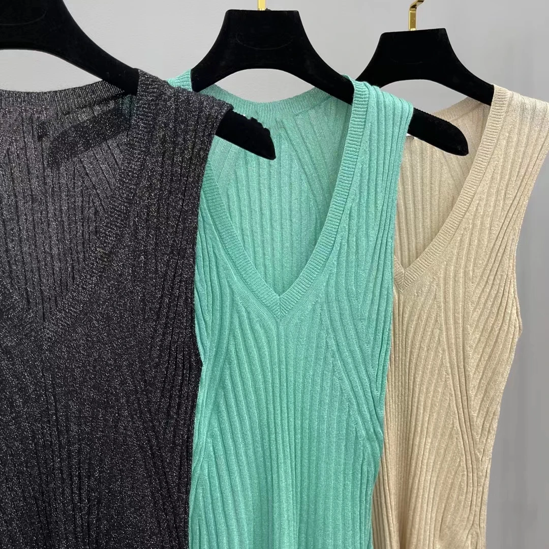 Brand Fashion Women Luxury Summer Casual Stretch Thin V-Neck Gold Line Sleeveless Camis Vest Tank Top