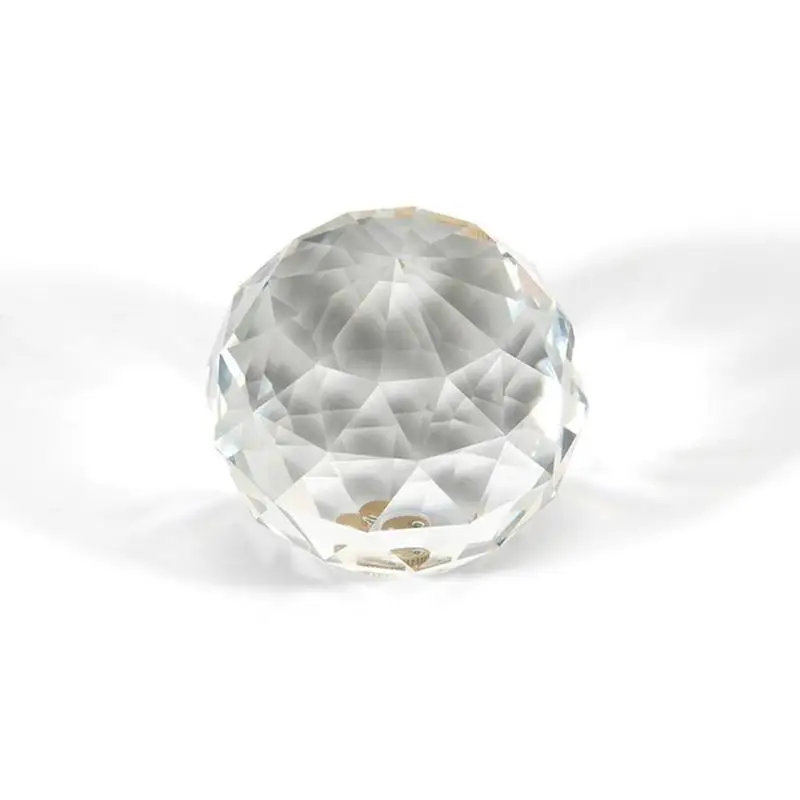 

Светильник лый фотография хрустальный шар свадебное платье мечта блики реквизит объектив камеры волшебный ореол портрет светильник студи...