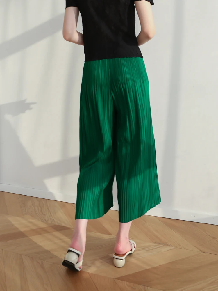 

2020 Autumn spring summer Issey Miyake life pleated leisure versatile plush-size straight leg nine-minute bell-bottom trousers