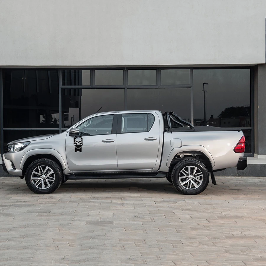 Бесплатная доставка 1 шт. значок с черепом на переднюю дверь персональный