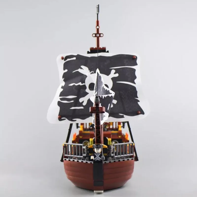 Новая модель пиратской серии король пиратов флагманская набор строительных