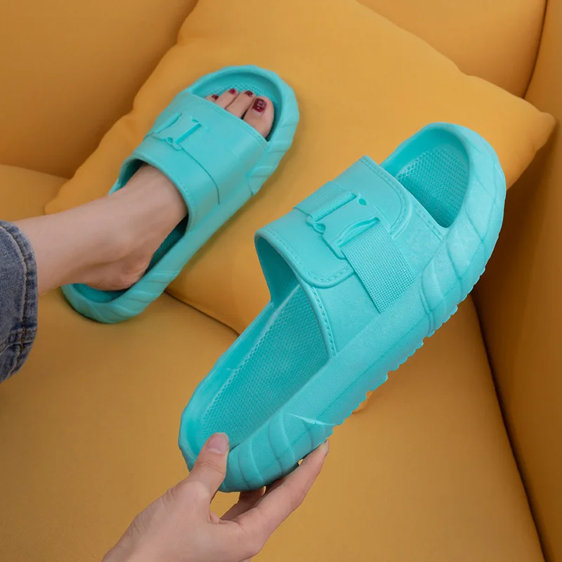 

Slippers Men's Summer New Creative Fashion Flip Buckle Sandals and Slippers Home Dormitory Thick Bottom Trend Men Shoes