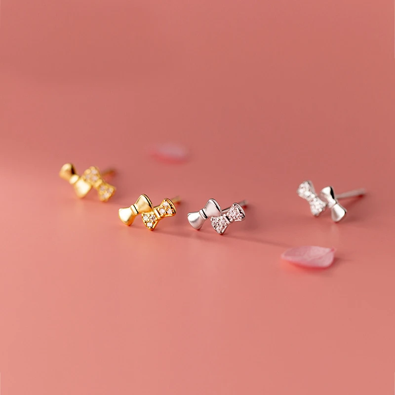 

Серьги-гвоздики MloveAcc из серебра с блестящим цирконием