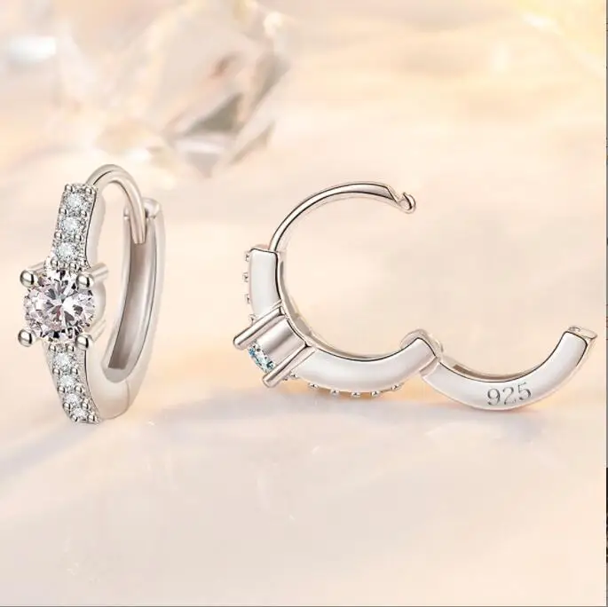 

Женские серьги-кольца из серебра 925 пробы, с фианитом