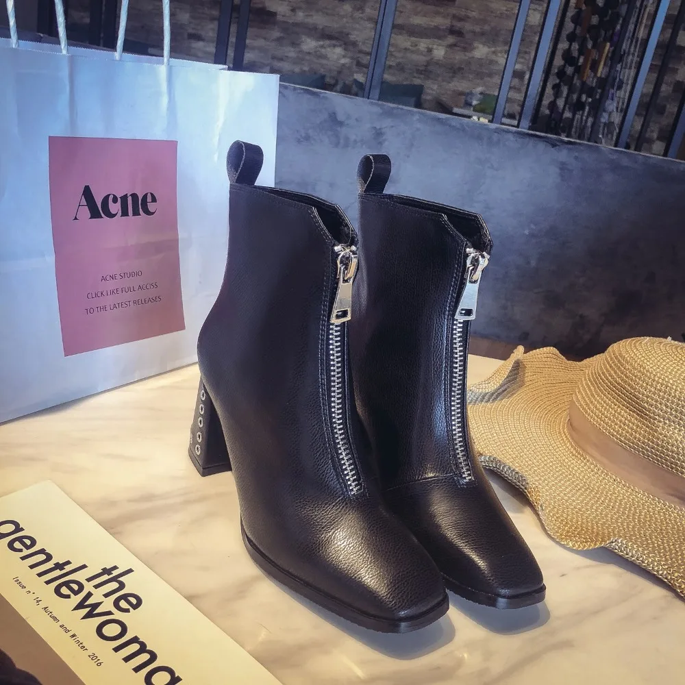 2020 Зимние новые женские удобные теплые бархатные Ботинки Martin модные