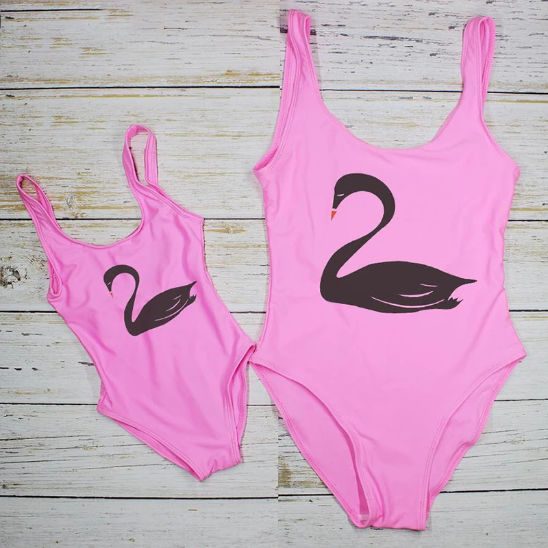 Слитный купальник для мамы и дочери с принтом лебедя|Комбинезоны| |