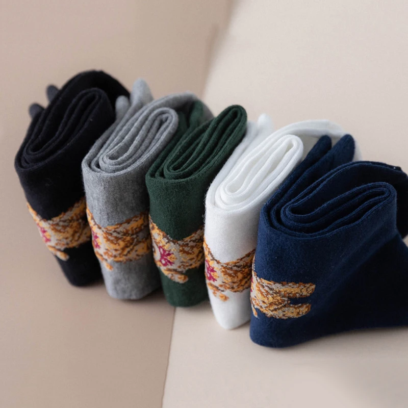 

New Cartoon Animal Print Women Socks Tube Breathable Warm Women Long Socks Elastic Soft Comfortable Cartoon Bear Cotton Sock