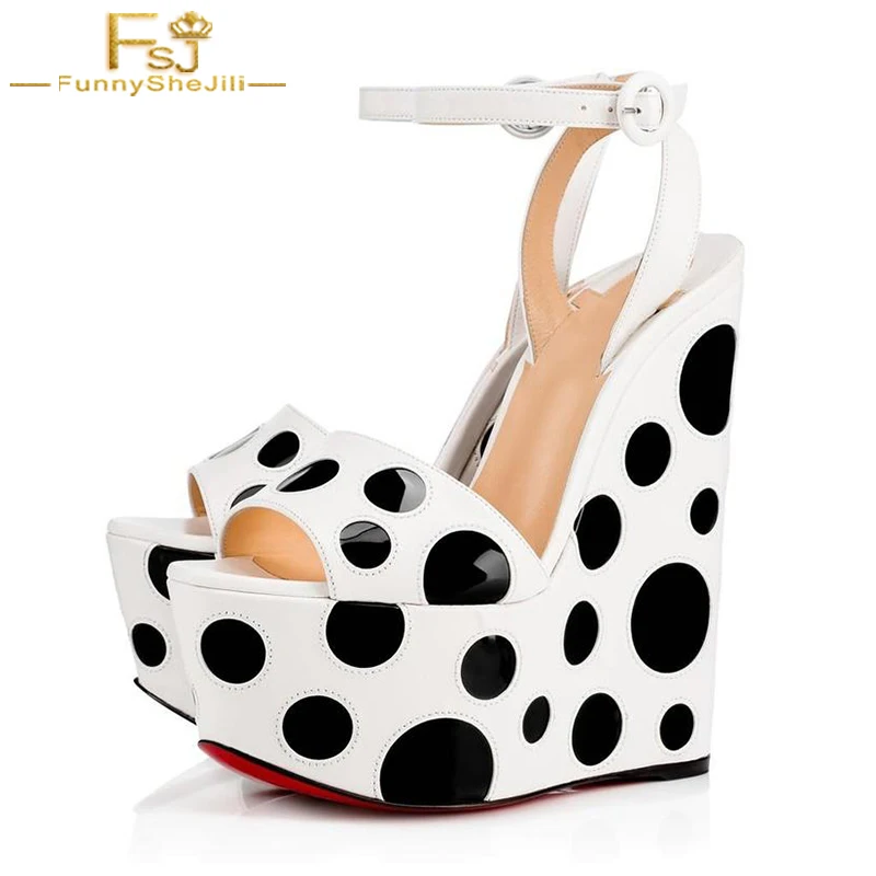 Женские ботинки в горошек с круглым носком и широким ремешком|Боссоножки