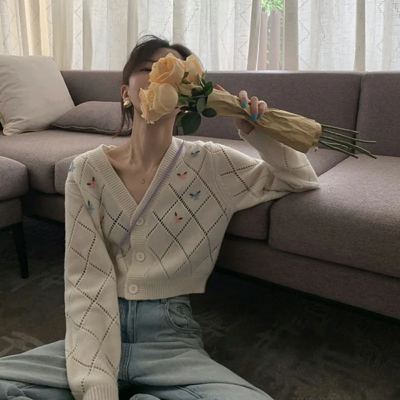 Женский трикотажный свитер с цветочной вышивкой свободный белый кардиган