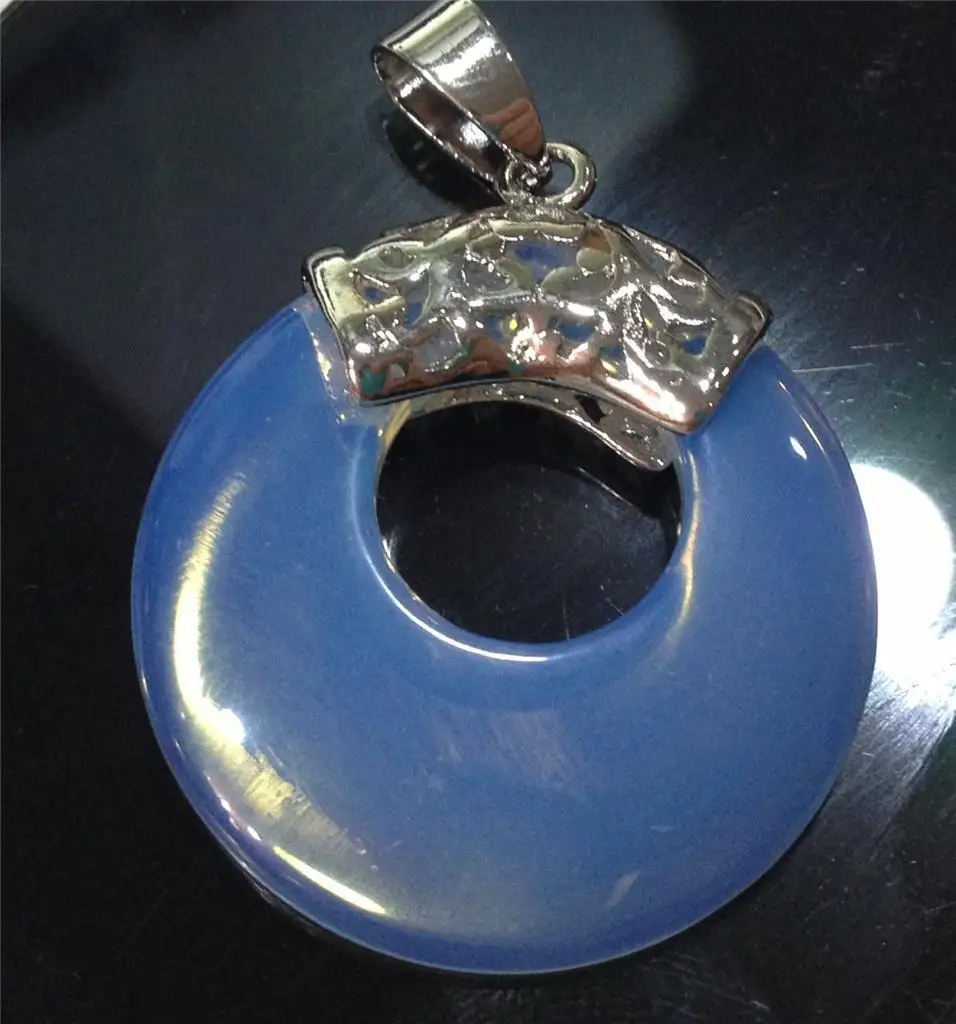 

Pretty White Opal Gems Annularity Pendant