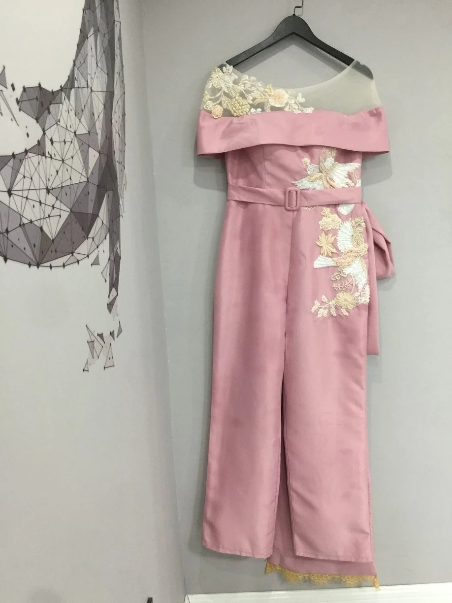 Женское длинное вечернее платье русалка розовое элегантное с кристаллами